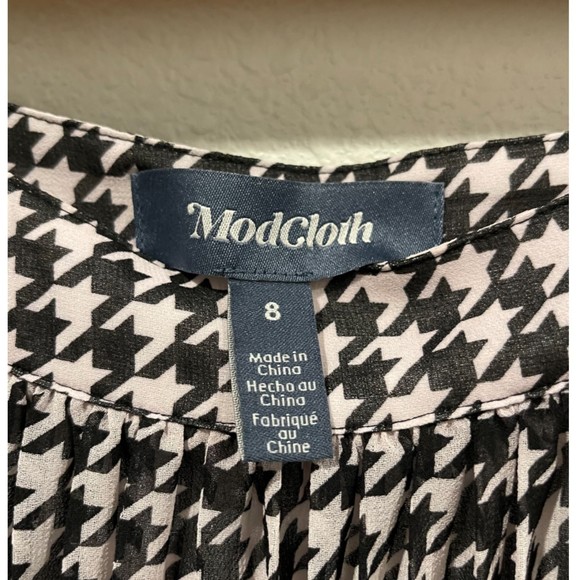 MODCLOTH White Black Pleated Mini Skirt - Picture 2 of 5